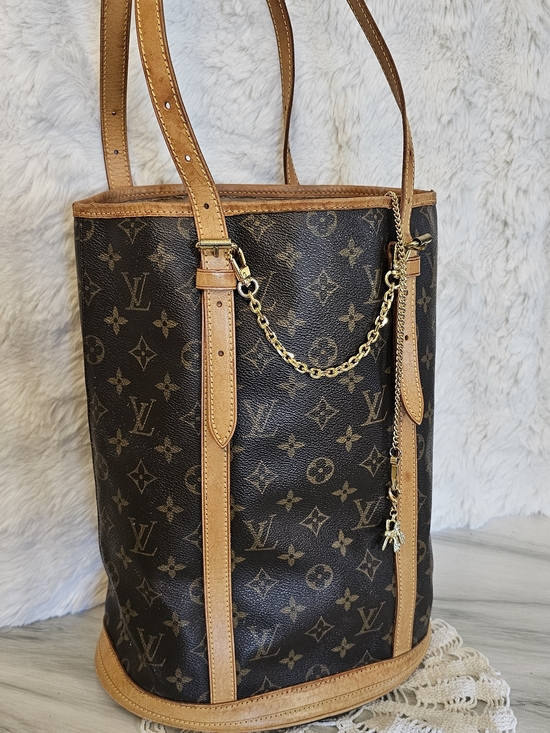 Louis Vuitton Handbags - Louis Vuitton Monogram Canvas Bucket Tote in Brown and Tan